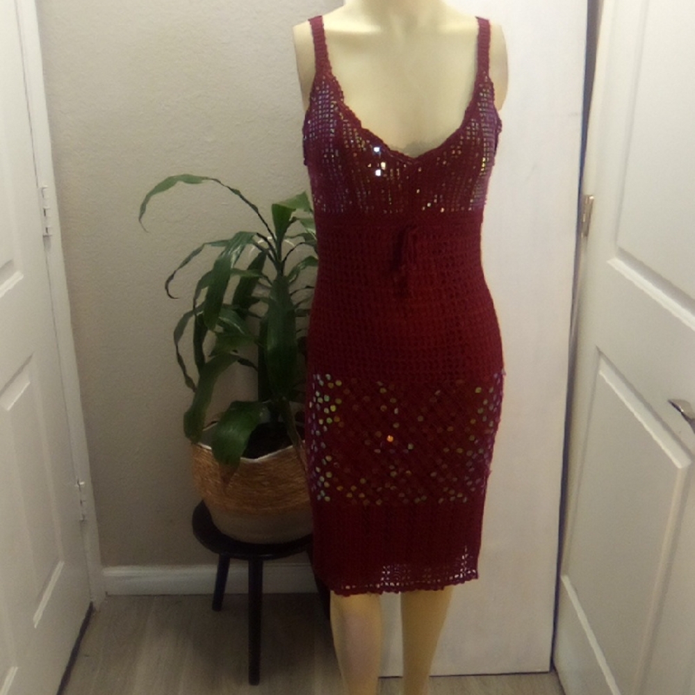 Elegant Burgundy Crochet Midi Dress